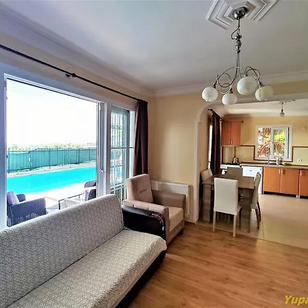 Villa Deniz Manzarali Korunakli Oezel Havuzlu Lueks *