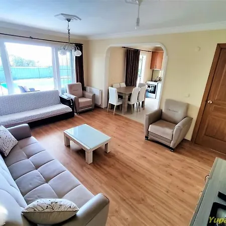 Villa Deniz Manzarali Korunakli Oezel Havuzlu Lueks Kusadasi