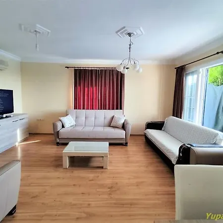 Villa Deniz Manzarali Korunakli Oezel Havuzlu Lueks