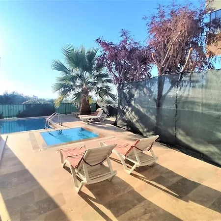 Villa Deniz Manzarali Korunakli Oezel Havuzlu Lueks Kusadasi